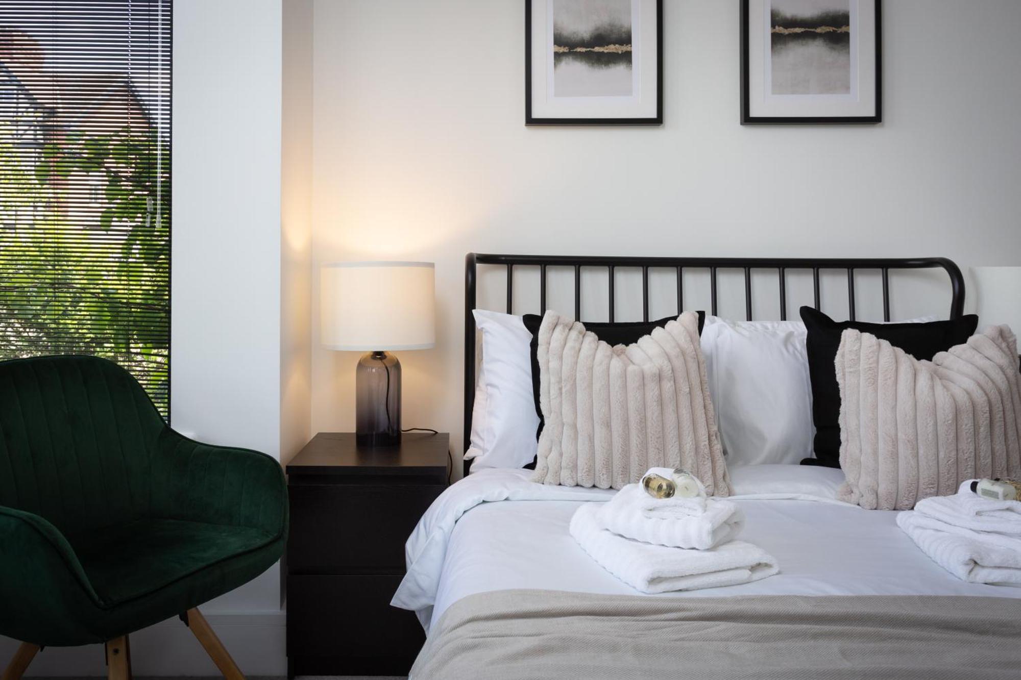London Mews, Modern Apartment - Sleeps 4 Йорк Екстериор снимка
